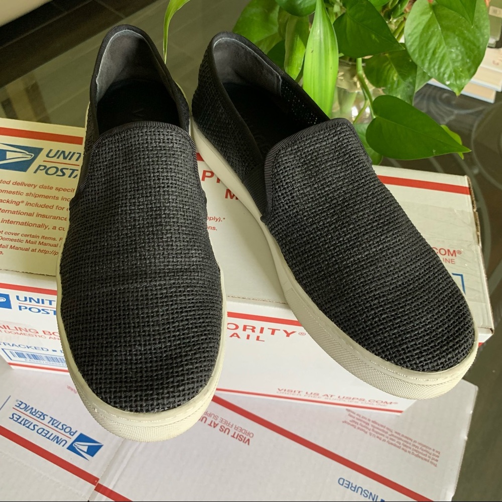 VINCE SLIP ON WOVEN PRESTON SNEAKERS SIZE 8/5